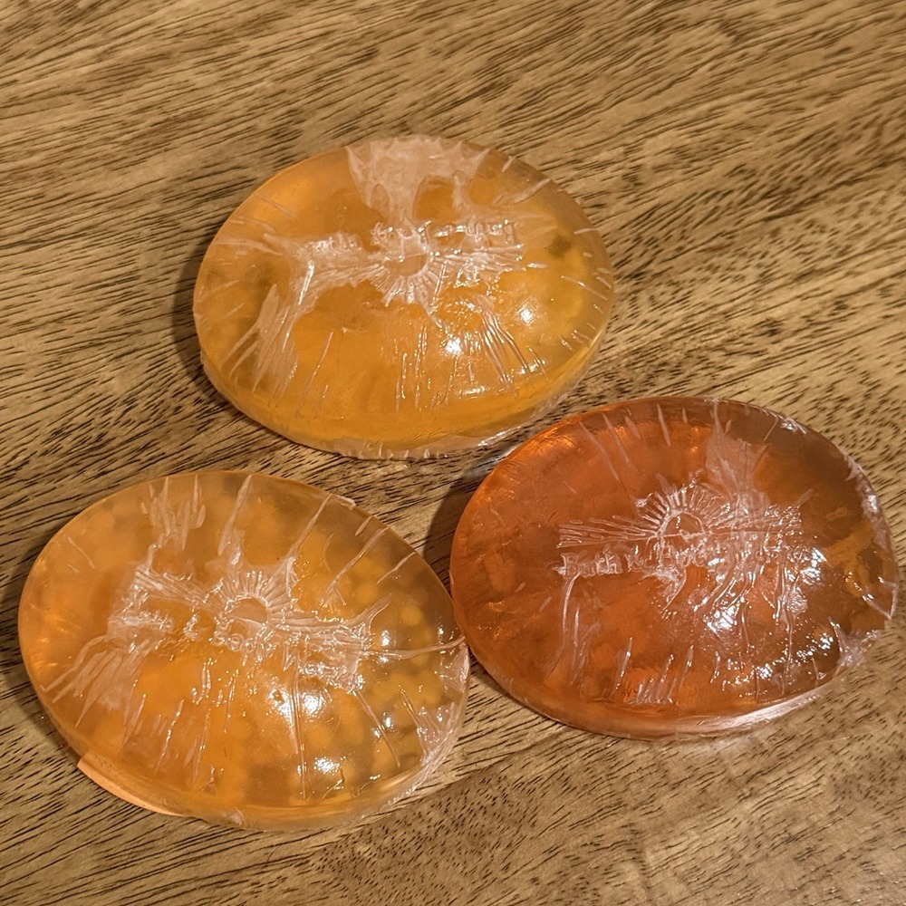 Bath & Body Works Creamy Coconut Pearberry Orang Glycerin Soap Bar Discontinued